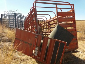 Vuelca camioneta en la carretera corta a Parral (4)